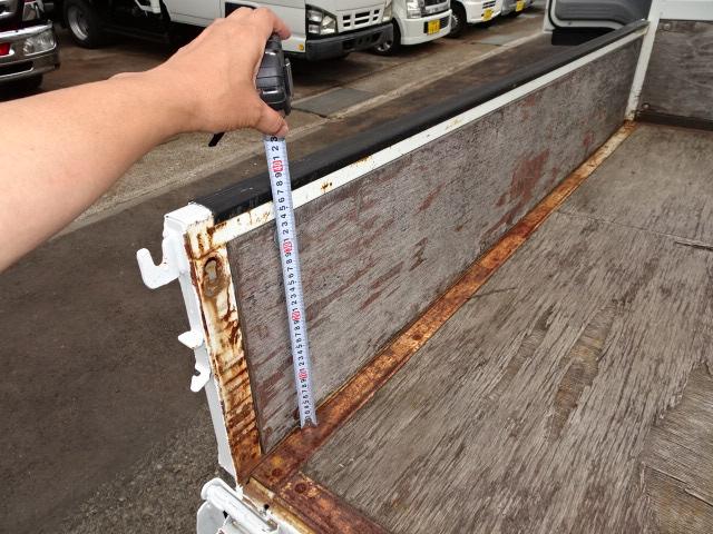 1.25t積載 Wキャブ 全低床 4WD H19年式 リアWタイヤ 荷台内寸210cm 12V 軽油 準中免(37枚目)