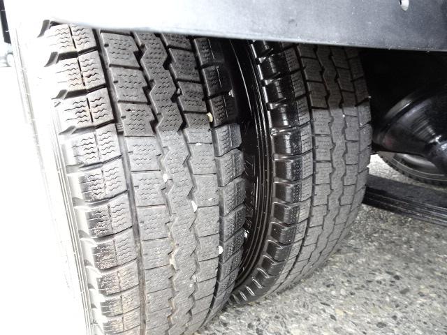 1.25t積載 Wキャブ 全低床 4WD H19年式 リアWタイヤ 荷台内寸210cm 12V 軽油 準中免(60枚目)
