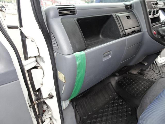 1.25t積載 Wキャブ 全低床 4WD H19年式 リアWタイヤ 荷台内寸210cm 12V 軽油 準中免(80枚目)