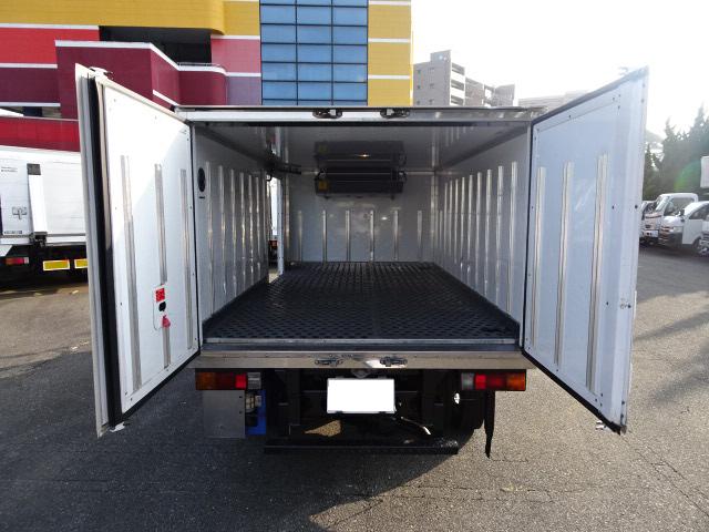 1.5t積載 冷蔵冷凍車 全低床 H24年式 東プレ-5度設定 荷箱横ドア有り リア観音開き 走行23万キロ(7枚目)