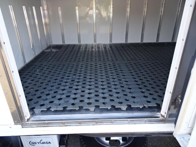 １．５ｔ積載　冷蔵冷凍車　全低床　Ｈ２４年式　東プレ－５度設定　荷箱横ドア有り　リア観音開き　走行２３万キロ(13枚目)