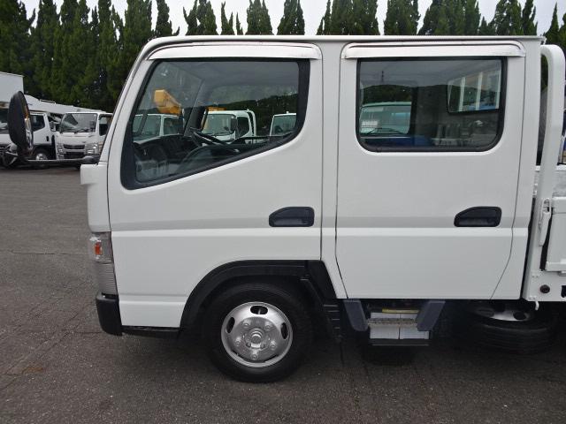 キャンター Ｗキャブ　全低床　パワーゲート付　３人乗後部荷物置きスペース　Ｈ２６年式　１２Ｖ２４Ｖ併用　荷台２０６ｃｍ　極東垂直パワーゲート６００ｋｇ　走行１９５千キロ（37枚目）