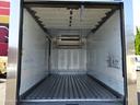 エルフトラック ２ｔ積載　冷蔵冷凍車　リアシャッター　Ｈ２２年式　－３０度設定冷凍冷蔵　リアシャッター扉　サイドスライドドア付き　走行２５万キロ（5枚目）