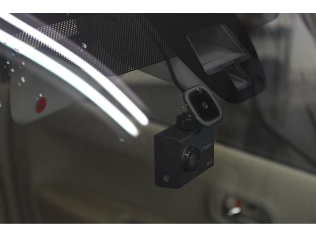 アルトラパン Ｘ　衝突軽減　社外ナビ　ワンセグＴＶ　ブルートゥース　バックカメラ　ドラレコ　ＨＩＤ　オートライト　純正アルミ　オートエアコン　シートヒーター　スマートキー　プライバシーガラス　ドアバイザー（6枚目）