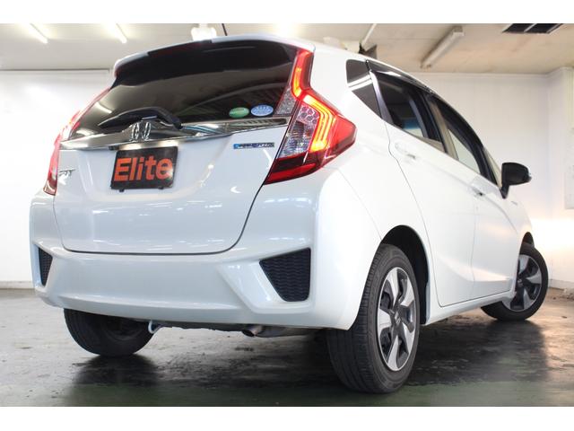 フィットハイブリッド Fパッケージ コンフォートエディション 純正ナビ ワンセグTV BT Bカメラ ETC 両シートヒーター スマートキー オートエアコン プライバシーガラス ドアバイザー(2枚目)