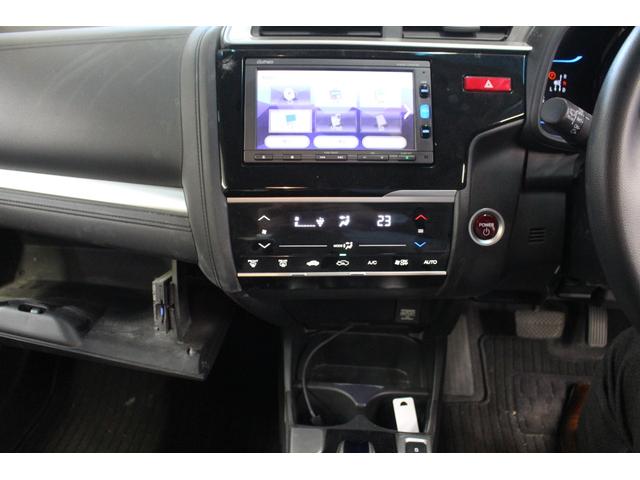 フィットハイブリッド Fパッケージ コンフォートエディション 純正ナビ ワンセグTV BT Bカメラ ETC 両シートヒーター スマートキー オートエアコン プライバシーガラス ドアバイザー(4枚目)