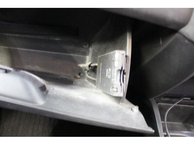 フィットハイブリッド Fパッケージ コンフォートエディション 純正ナビ ワンセグTV BT Bカメラ ETC 両シートヒーター スマートキー オートエアコン プライバシーガラス ドアバイザー(8枚目)