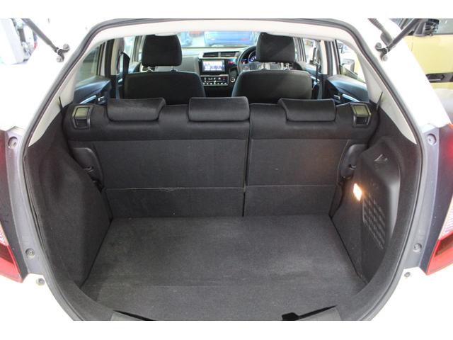 フィットハイブリッド Fパッケージ コンフォートエディション 純正ナビ ワンセグTV BT Bカメラ ETC 両シートヒーター スマートキー オートエアコン プライバシーガラス ドアバイザー(15枚目)