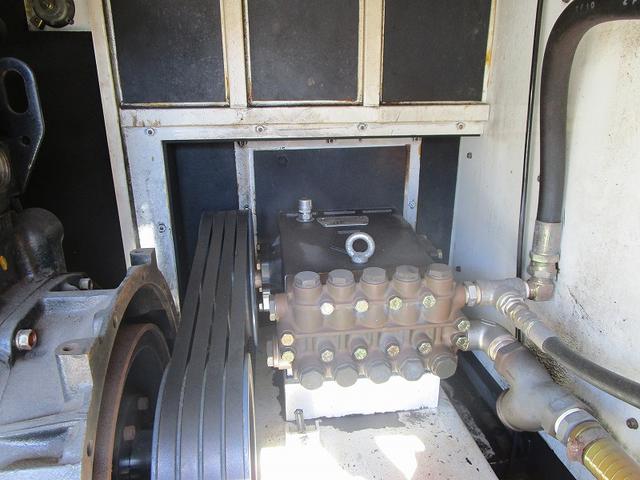 エルフトラック 　マルナカ製高圧洗浄車・２ｔベース車・積載量／５００ｋｇ（17枚目）