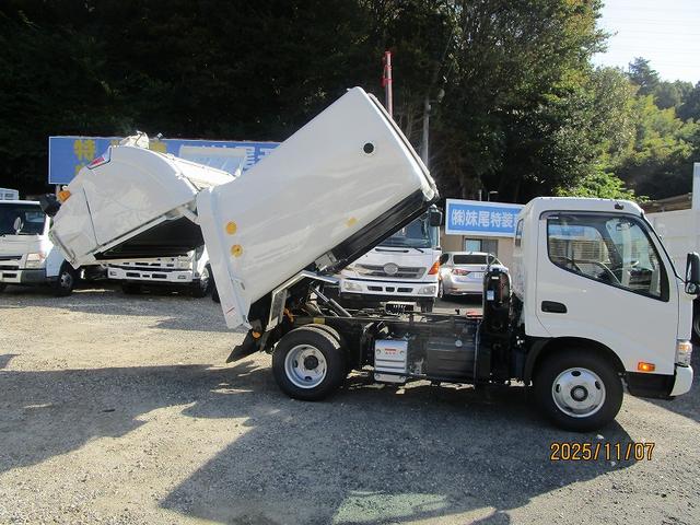 デュトロ パッカー車 極東開発 回転式4.7m3(10枚目)