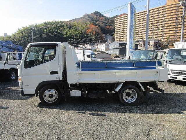 キャンター 　土砂ダンプ、全低床（8枚目）