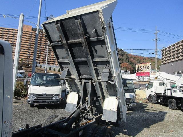 キャンター 　土砂ダンプ、全低床（12枚目）