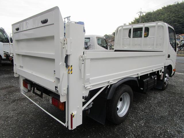 トヨエース 　平ボデー　２ｔ　垂直パワーゲート（6枚目）