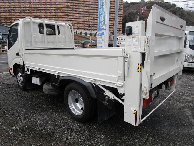 トヨエース 　平ボデー　２ｔ　垂直パワーゲート（7枚目）