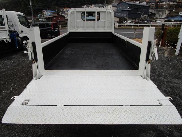 トヨエース 　平ボデー　２ｔ　垂直パワーゲート（9枚目）