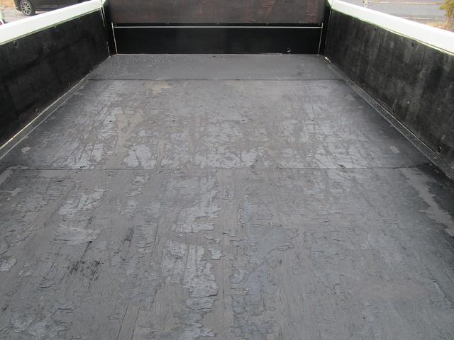 トヨエース 　平ボデー　２ｔ　垂直パワーゲート（10枚目）