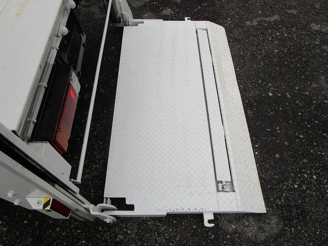 トヨエース 　平ボデー　２ｔ　垂直パワーゲート（11枚目）