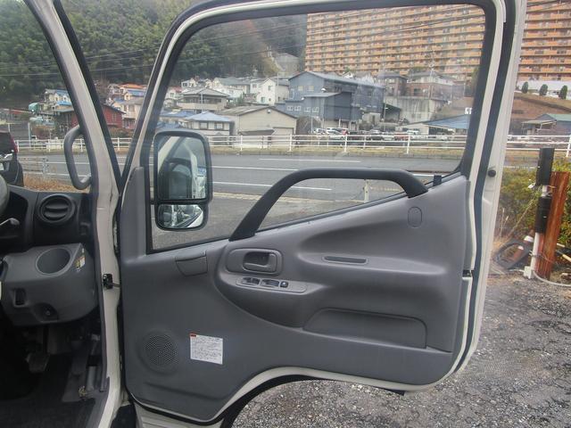 トヨエース 　平ボデー　２ｔ　垂直パワーゲート（18枚目）