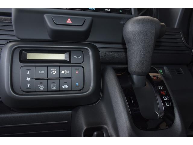 エアコンはオートエアコンです。