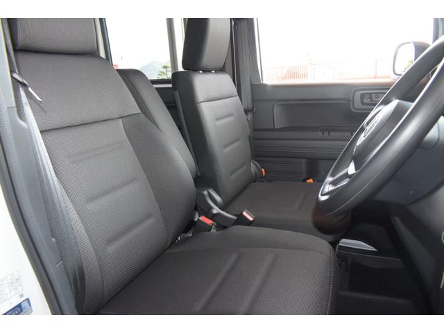 走行距離も少ないので、シートの状態は良好です。