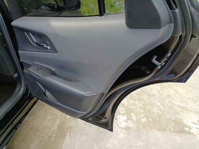 プリウス ４ＷＤ　Ｕ　新品タイヤ／保証書／ディスプレイオーディオ８インチ／衝突安全装置／車線逸脱防止支援システム／ヘッドランプ　ＬＥＤ／ＥＴＣ／ＥＢＤ付ＡＢＳ／横滑り防止装置／アイドリングストップ　衝突被害軽減システム（21枚目）