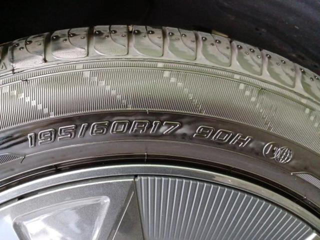 プリウス ４ＷＤ　Ｕ　新品タイヤ／保証書／ディスプレイオーディオ８インチ／衝突安全装置／車線逸脱防止支援システム／ヘッドランプ　ＬＥＤ／ＥＴＣ／ＥＢＤ付ＡＢＳ／横滑り防止装置／アイドリングストップ　衝突被害軽減システム（49枚目）