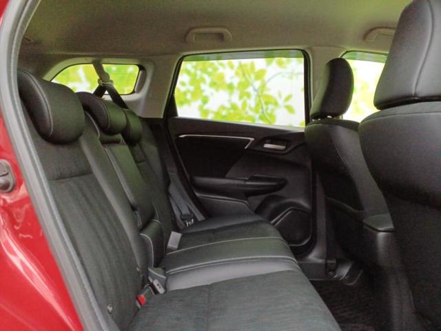 シャトル ハイブリッドX・ホンダセンシング 新品タイヤ/純正 SDナビ/衝突安全装置/シートヒーター 前席/車線逸脱防止支援システム/パーキングアシスト バックガイド/ドライブレコーダー 前後/ヘッドランプ LED/USBジャック バックカメラ(5枚目)