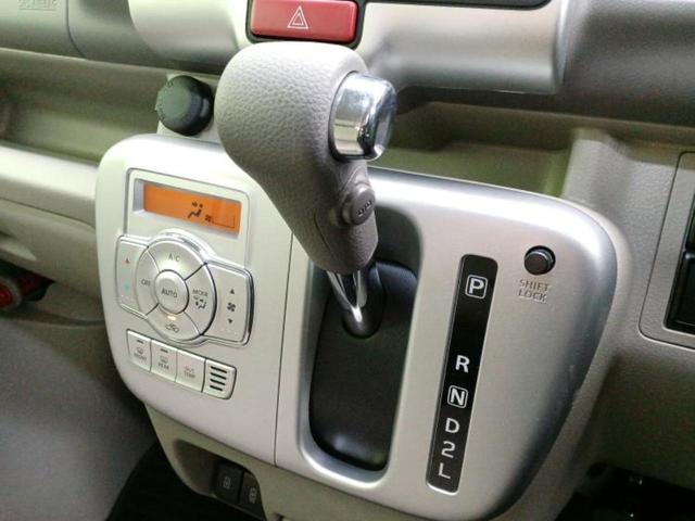 WECARSの展示場では実際に見て、触ってお車をお選びいただけます!知識の豊富な営業スタッフが様々なカーライフをご提案いたします!