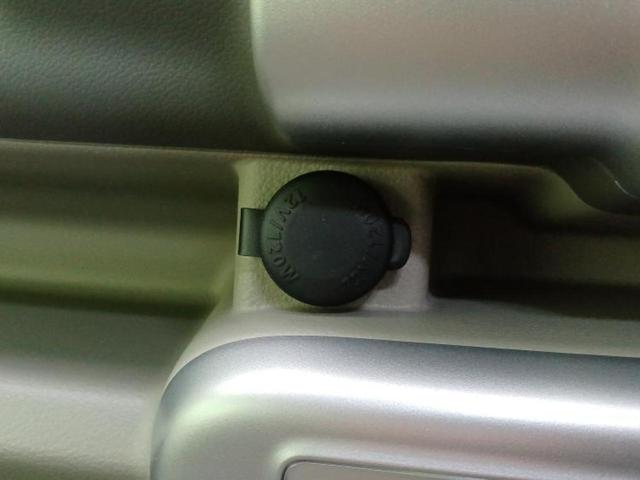 WECARSでは各商談席に大型モニターをご用意しております!見やすい大画面でゆったりと全国の在庫をご覧いただけます!是非ご来店お待ちしております!