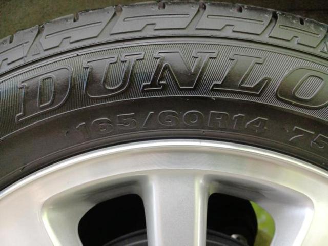 WECARSの展示場では実際に見て、触ってお車をお選びいただけます!知識の豊富な営業スタッフが様々なカーライフをご提案いたします!