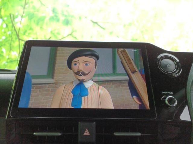 ノア ハイブリッドS-G モデリスタエアロ/保証書/ディスプレイオーディオ+ナビ10インチ/トヨタセーフティセンス/両側電動スライドドア/シートヒーター 前席/パノラミックビューモニター/車線逸脱防止支援システム 全周囲カメラ(12枚目)