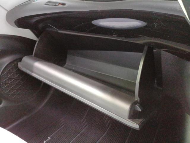 プリウス Ａ　保証書／純正　９インチ　ＳＤナビ／衝突安全装置／車線逸脱防止支援システム／ヘッドランプ　ＬＥＤ／Ｂｌｕｅｔｏｏｔｈ接続／ＥＴＣ／ＥＢＤ付ＡＢＳ／横滑り防止装置／アイドリングストップ　バックカメラ（32枚目）