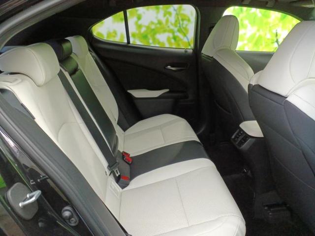 UX UX300h Fスポーツ サンルーフ/保証書/ディスプレイオーディオ+ナビ12.3インチ/プリクラッシュセーフティ/エアーシート 前席/パノラミックビューモニター/車線逸脱防止支援システム/シート 合皮 衝突被害軽減システム(5枚目)