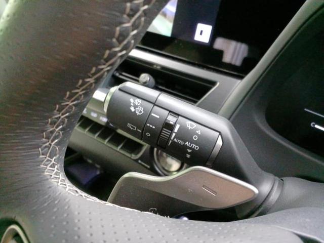 UX UX300h Fスポーツ サンルーフ/保証書/ディスプレイオーディオ+ナビ12.3インチ/プリクラッシュセーフティ/エアーシート 前席/パノラミックビューモニター/車線逸脱防止支援システム/シート 合皮 衝突被害軽減システム(17枚目)