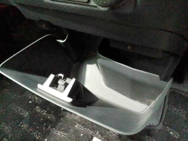 スペーシアカスタム XSリミテッド 新品タイヤ/社外 SDナビ/レーダーブレーキサポート(スズキ)/両側電動スライドドア/シートヒーター 前席/シート ハーフレザー/ヘッドランプ HID/Bluetooth接続/ETC DVD再生(32枚目)