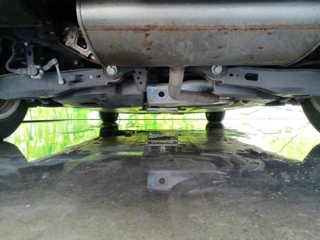 プリウス Ｓセーフティプラス　新品タイヤ／保証書／純正　９インチ　ＳＤナビ／衝突安全装置／車線逸脱防止支援システム／パーキングアシスト　自動操舵／ヘッドランプ　ＨＩＤ／ＥＴＣ／ＥＢＤ付ＡＢＳ／横滑り防止装置　衝突被害軽減システム（43枚目）