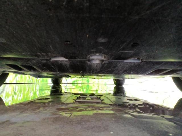 プリウス Ｓセーフティプラス　新品タイヤ／保証書／純正　９インチ　ＳＤナビ／衝突安全装置／車線逸脱防止支援システム／パーキングアシスト　自動操舵／ヘッドランプ　ＨＩＤ／ＥＴＣ／ＥＢＤ付ＡＢＳ／横滑り防止装置　衝突被害軽減システム（44枚目）