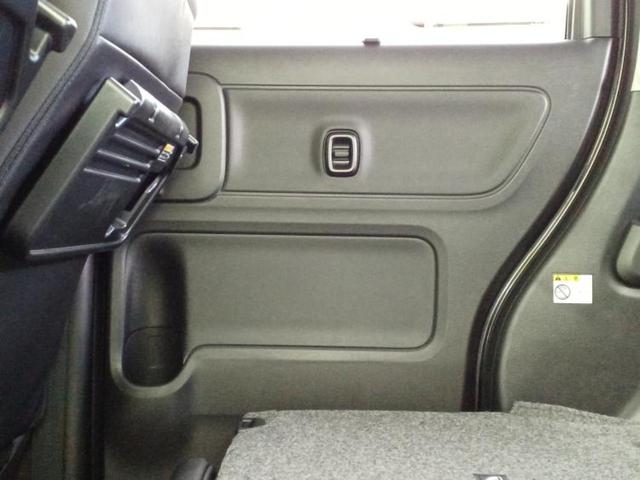 スペーシアカスタム ハイブリッドＸＳ　保証書／衝突安全装置／両側電動スライドドア／シートヒーター　前席／車線逸脱防止支援システム／シート　ハーフレザー／登録済未使用車／ヘッドランプ　ＬＥＤ／ＥＢＤ付ＡＢＳ／横滑り防止装置　レーンアシスト（21枚目）