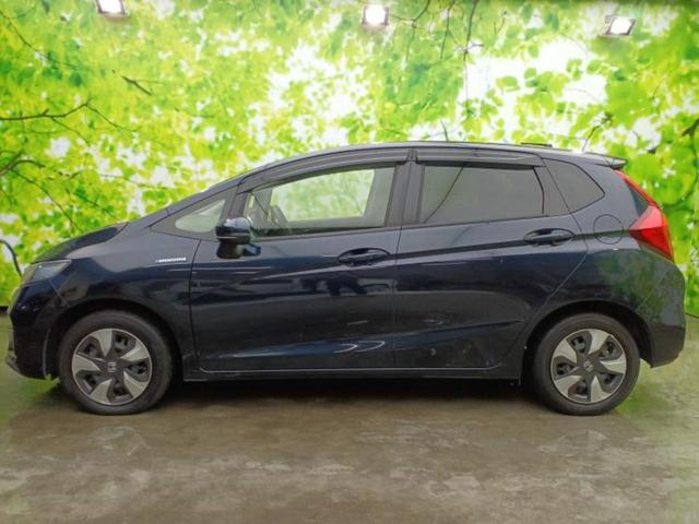 フィットハイブリッド ハイブリッド・Ｆコンフォートエディション　新品タイヤ／ディスプレイオーディオ／衝突安全装置／シートヒーター　前席／ＵＳＢジャック／Ｂｌｕｅｔｏｏｔｈ接続／ＥＴＣ／ＥＢＤ付ＡＢＳ／横滑り防止装置／アイドリングストップ／バックモニター（2枚目）