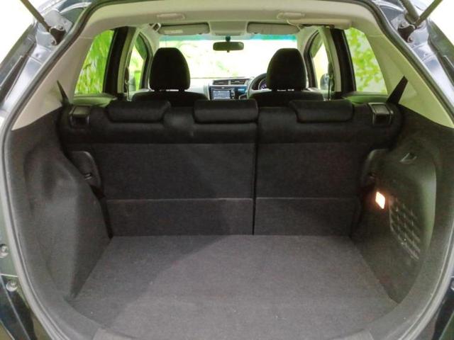 フィットハイブリッド ハイブリッド・Ｆコンフォートエディション　新品タイヤ／ディスプレイオーディオ／衝突安全装置／シートヒーター　前席／ＵＳＢジャック／Ｂｌｕｅｔｏｏｔｈ接続／ＥＴＣ／ＥＢＤ付ＡＢＳ／横滑り防止装置／アイドリングストップ／バックモニター（8枚目）