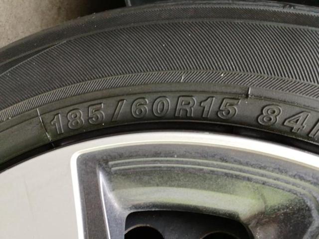 フィットハイブリッド ハイブリッド・Ｆコンフォートエディション　新品タイヤ／ディスプレイオーディオ／衝突安全装置／シートヒーター　前席／ＵＳＢジャック／Ｂｌｕｅｔｏｏｔｈ接続／ＥＴＣ／ＥＢＤ付ＡＢＳ／横滑り防止装置／アイドリングストップ／バックモニター（48枚目）