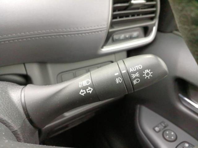 セレナ ｅパワーハイウェイスターＶ　純正　１０インチ　ＳＤナビ／フリップダウンモニター　純正　１０．２インチ／インテリジェントルームミラー／エマージェンシーブレーキ／両側電動スライドドア／シートヒーター　前席　衝突被害軽減システム（15枚目）