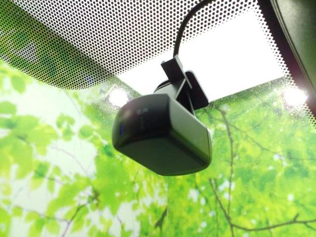 セレナ ｅパワーハイウェイスターＶ　純正　１０インチ　ＳＤナビ／フリップダウンモニター　純正　１０．２インチ／インテリジェントルームミラー／エマージェンシーブレーキ／両側電動スライドドア／シートヒーター　前席　衝突被害軽減システム（43枚目）