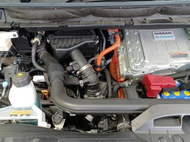 セレナ ｅパワーハイウェイスターＶ　純正　１０インチ　ＳＤナビ／フリップダウンモニター　純正　１０．２インチ／インテリジェントルームミラー／エマージェンシーブレーキ／両側電動スライドドア／シートヒーター　前席　衝突被害軽減システム（50枚目）