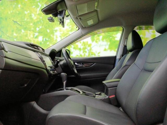 エクストレイル ４ＷＤ２０Ｘｉ　新品タイヤ／純正　９インチ　ＳＤナビ／インテリジェントルームミラー／衝突安全装置／アラウンドビューモニター／車線逸脱防止支援システム／シート　合皮／電動バックドア／ヘッドランプ　ＬＥＤ　全周囲カメラ（6枚目）
