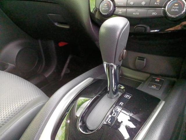 エクストレイル ４ＷＤ２０Ｘｉ　新品タイヤ／純正　９インチ　ＳＤナビ／インテリジェントルームミラー／衝突安全装置／アラウンドビューモニター／車線逸脱防止支援システム／シート　合皮／電動バックドア／ヘッドランプ　ＬＥＤ　全周囲カメラ（17枚目）