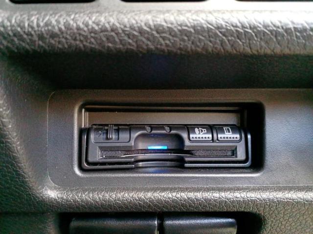 エクストレイル ４ＷＤ２０Ｘｉ　新品タイヤ／純正　９インチ　ＳＤナビ／インテリジェントルームミラー／衝突安全装置／アラウンドビューモニター／車線逸脱防止支援システム／シート　合皮／電動バックドア／ヘッドランプ　ＬＥＤ　全周囲カメラ（18枚目）