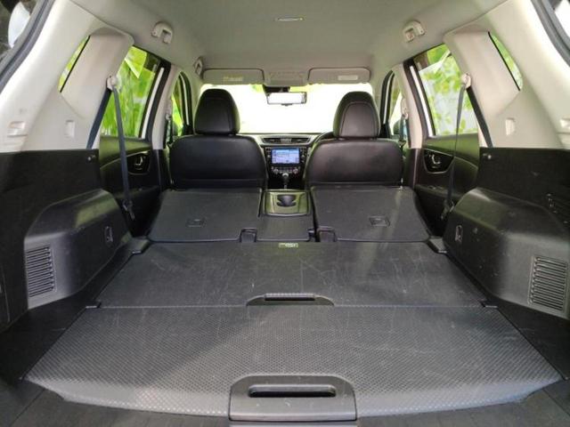 エクストレイル ４ＷＤ２０Ｘｉ　新品タイヤ／純正　９インチ　ＳＤナビ／インテリジェントルームミラー／衝突安全装置／アラウンドビューモニター／車線逸脱防止支援システム／シート　合皮／電動バックドア／ヘッドランプ　ＬＥＤ　全周囲カメラ（19枚目）