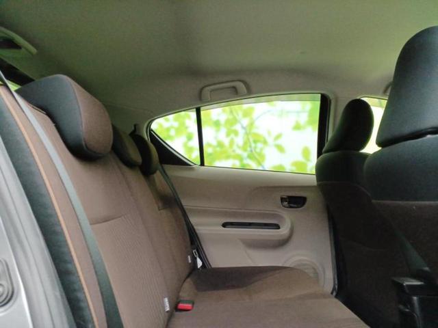 アクア Ｇ　保証書／社外　ＳＤナビ／ＥＴＣ／ＥＢＤ付ＡＢＳ／横滑り防止装置／アイドリングストップ／ワンセグＴＶ／エアバッグ　運転席／エアバッグ　助手席／アルミホイール　社外　１５インチ／パワーウインドウ（5枚目）