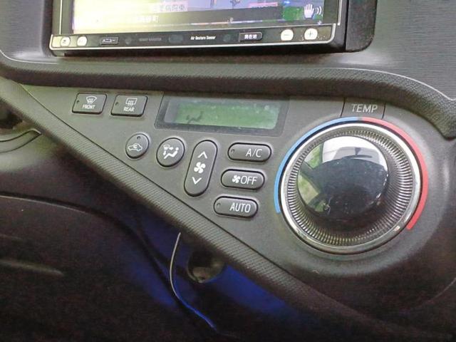 アクア Ｇ　保証書／社外　ＳＤナビ／ＥＴＣ／ＥＢＤ付ＡＢＳ／横滑り防止装置／アイドリングストップ／ワンセグＴＶ／エアバッグ　運転席／エアバッグ　助手席／アルミホイール　社外　１５インチ／パワーウインドウ（29枚目）